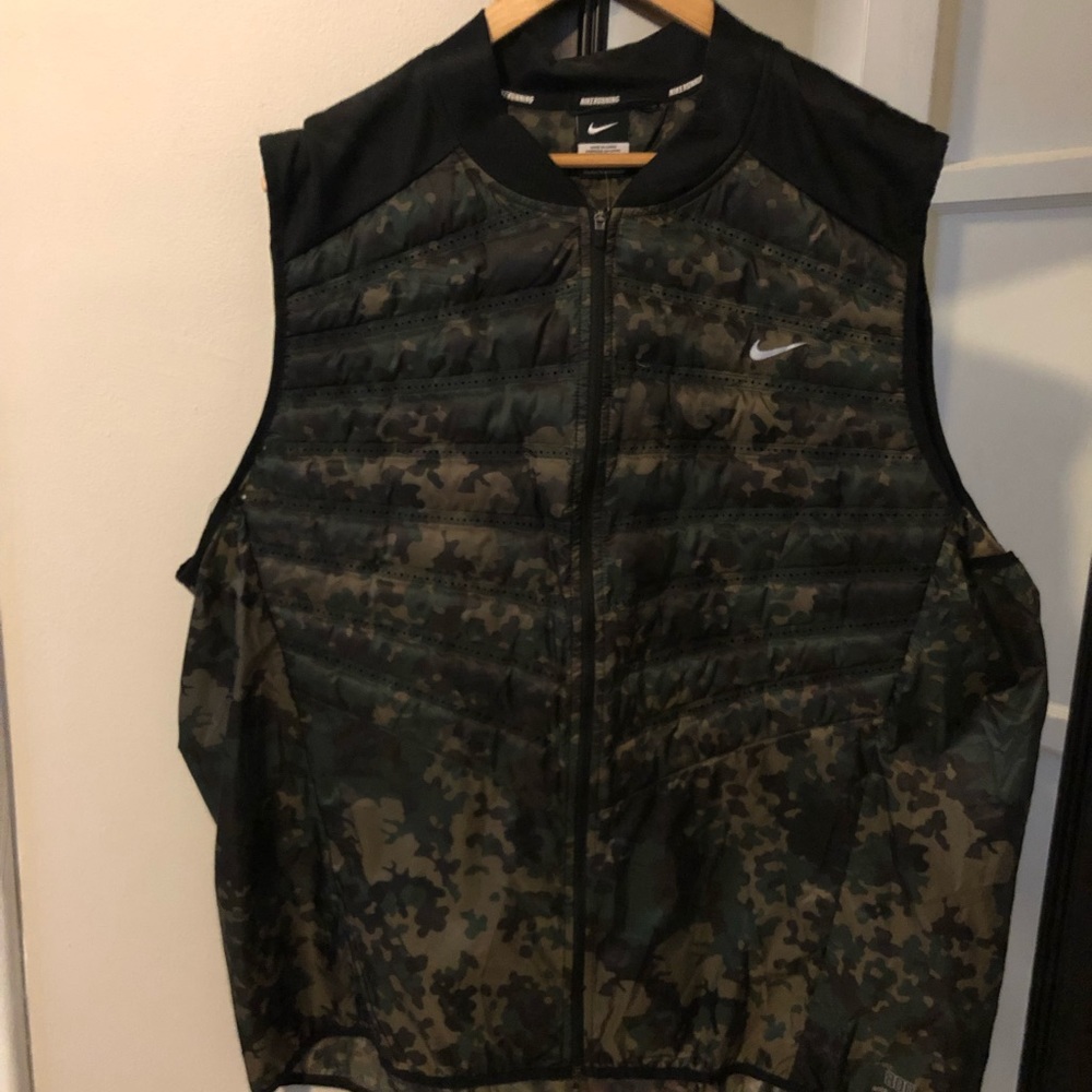 NIKE men’s running cammo running vest